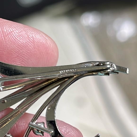 Antique Signed Krementz Silver-Tone Clear Rhinestone Floral Brooch Pin - Picture 16 of 16